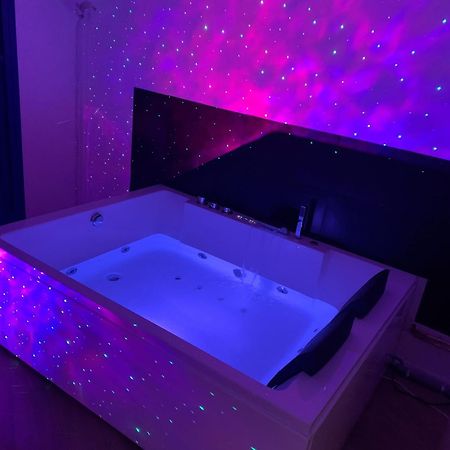 Paris La Defense - Santorin Apartment With Jacuzzi Courbevoie Bagian luar foto